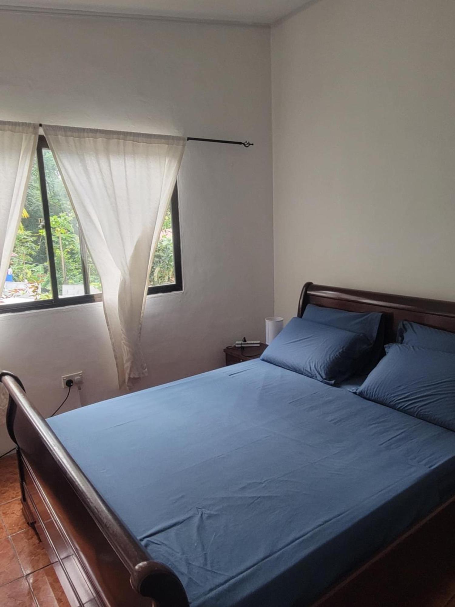 Papayas Self Catering Room Victoria Ngoại thất bức ảnh